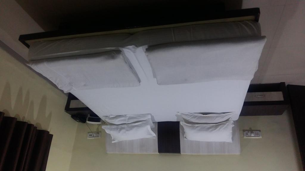 Hotel Muskan Palace Ujjain Zewnętrze zdjęcie